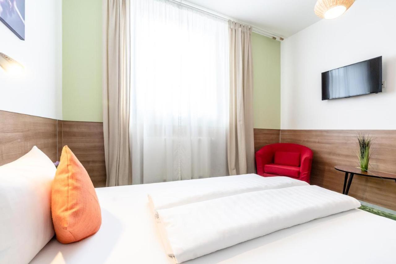 24Seven Apartments - Self Check-In Altdorf  Eksteriør billede
