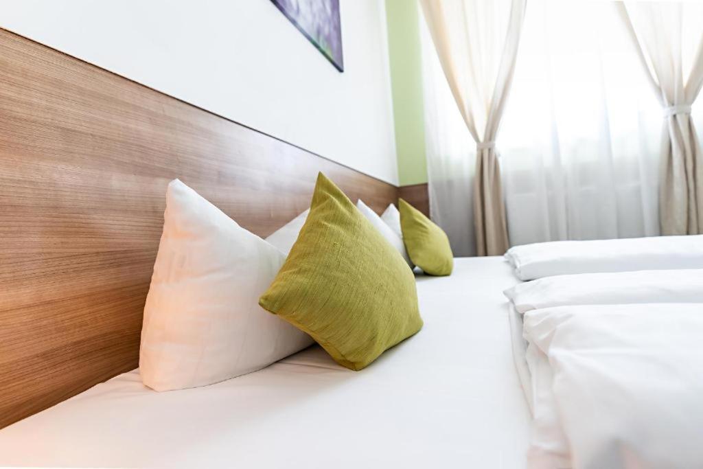 24Seven Apartments - Self Check-In Altdorf  Eksteriør billede