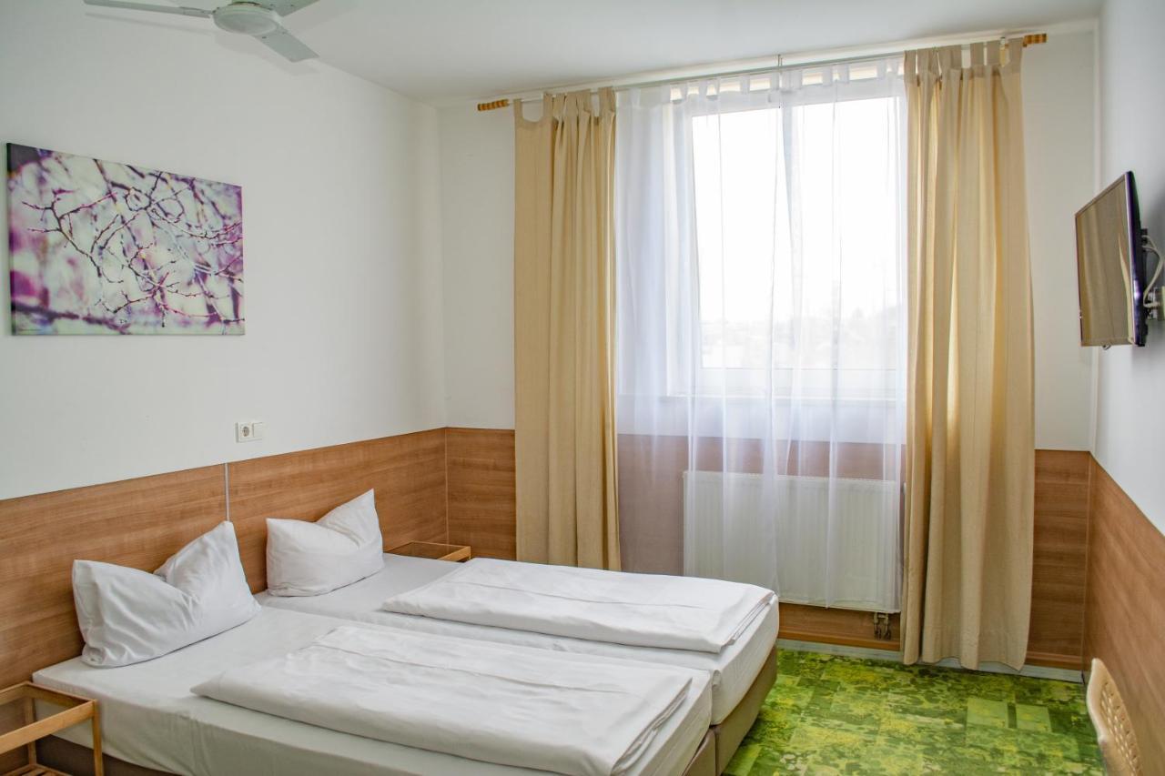 24Seven Apartments - Self Check-In Altdorf  Eksteriør billede