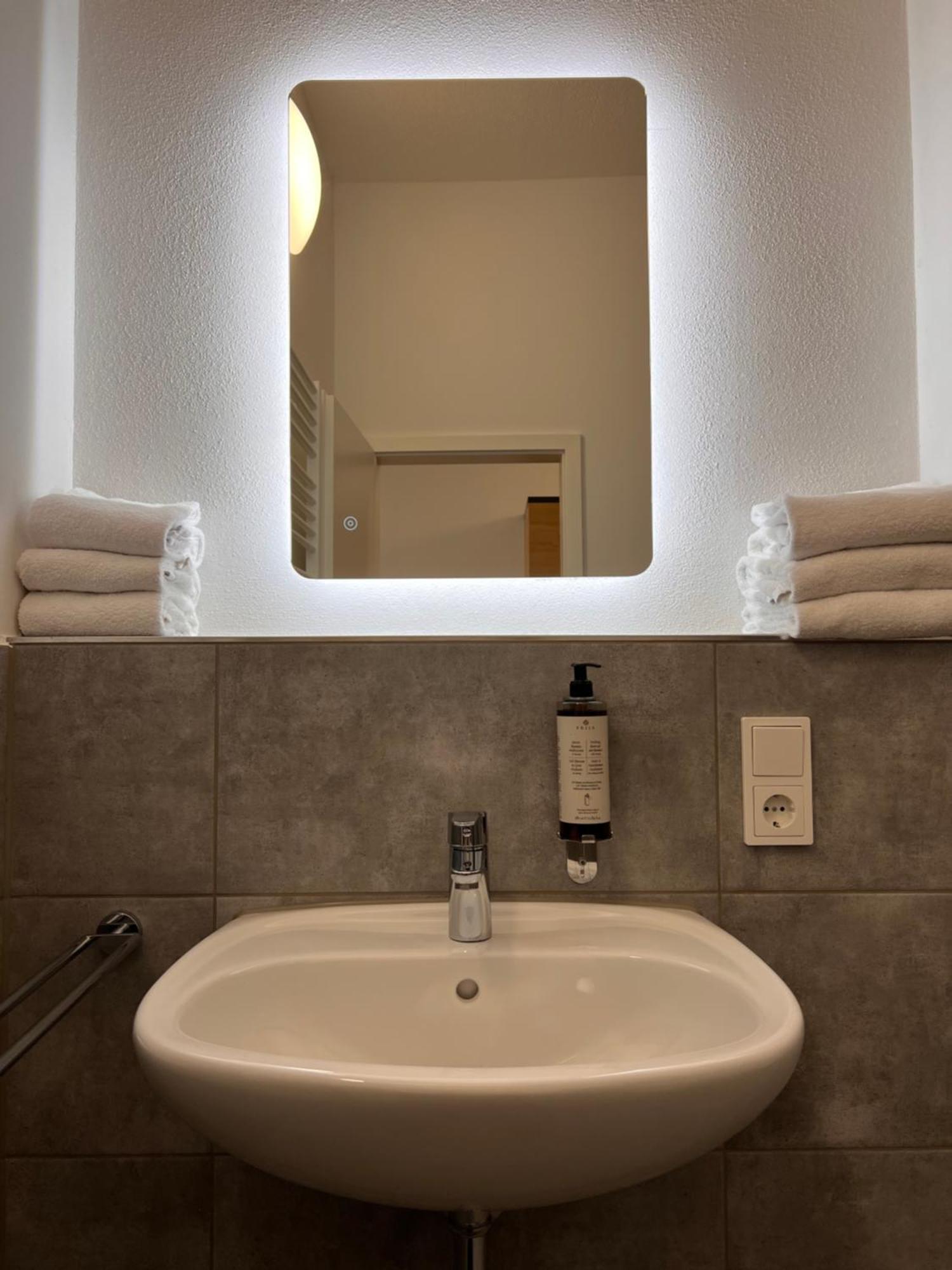 24Seven Apartments - Self Check-In Altdorf  Eksteriør billede
